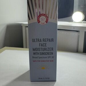 First Aid Beauty Ultra Repair Face Moisturizer with SPF 30 - Brand New